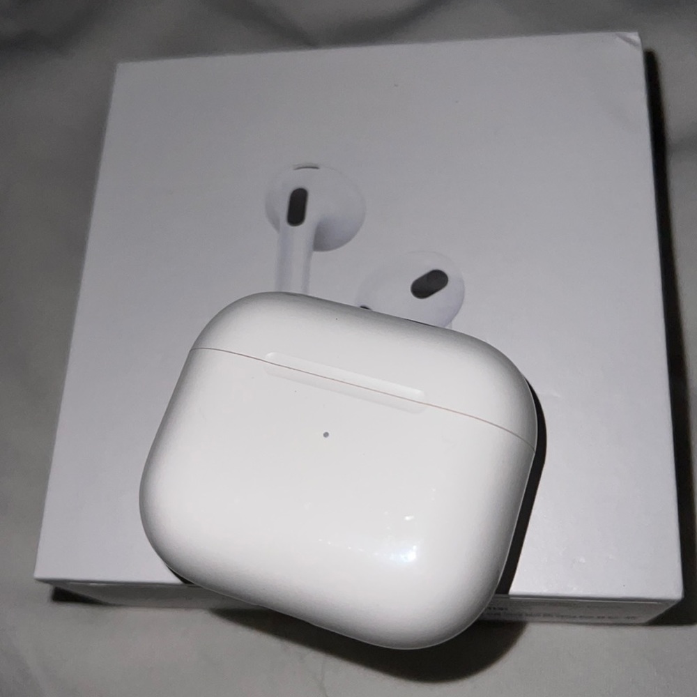Airpod Gen 3’s Airpod Pro’s